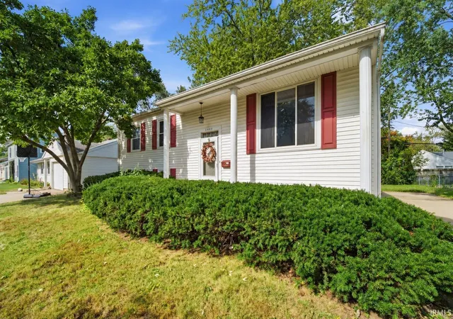 Photo 1 of Manufactured home for sale at 2400 Ottawa Dr, Lafayette, IN 47909 | MLS# 202640810 | Listing updated on 2026-10-22