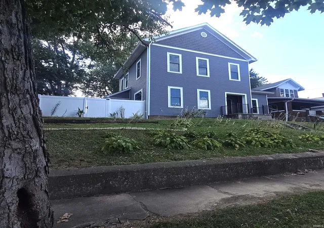 Photo 2 of Sale Pending at 427 S Hall St, Princeton, IN 47670 | MLS# 202640829 | Listing updated on 2026-10-08