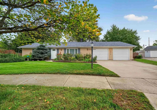 Manufactured home for sale at 2215 Bryant Ct, Fort Wayne, IN 46819 | MLS# 202640832