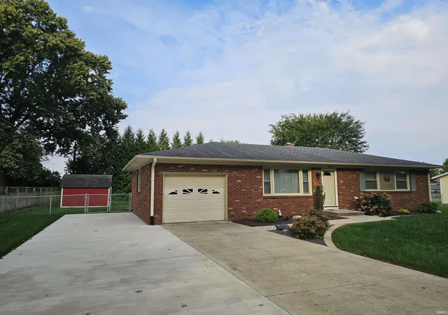 Photo 3 of Sale Pending at 303 Princeton Ln, Logansport, IN 46947 | MLS# 202640852 | Listing updated on 2026-10-04
