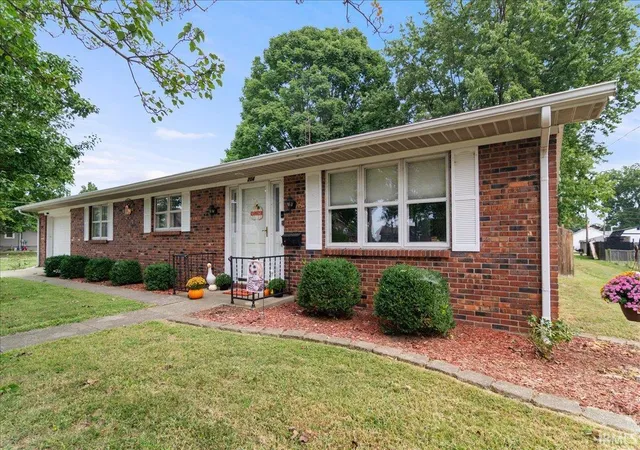 Photo 1 of Sale Pending at 204 N Main St, Fort Branch, IN 47648 | MLS# 202640870 | Listing updated on 2026-10-09