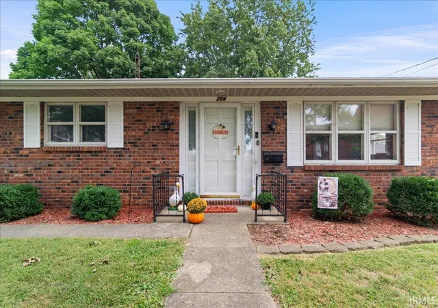 Photo 2 of Sale Pending at 204 N Main St, Fort Branch, IN 47648 | MLS# 202640870 | Listing updated on 2026-10-09