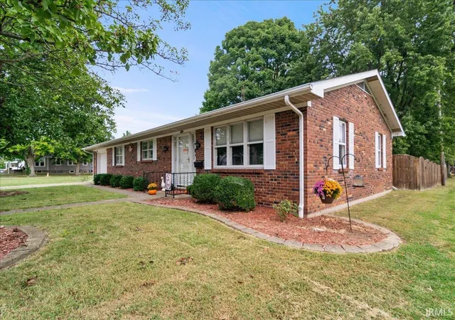 Photo 3 of Sale Pending at 204 N Main St, Fort Branch, IN 47648 | MLS# 202640870 | Listing updated on 2026-10-09