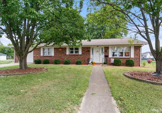 Photo 3 of Sale Pending at 204 N Main St, Fort Branch, IN 47648 | MLS# 202640870 | Listing updated on 2026-10-09
