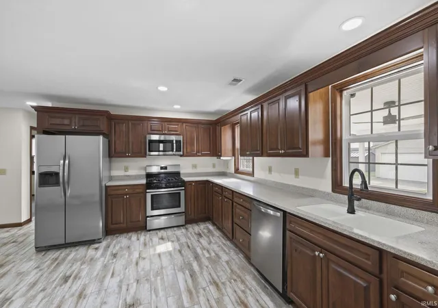 Photo 2 of Manufactured home for sale at 6227 W Taylor Rd, Muncie, IN 47304 | MLS# 202640873 | Listing updated on 2026-10-15