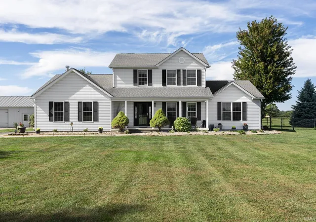 Photo 3 of Manufactured home for sale at 8900 Cornell Ct, Lafayette, IN 47905 | MLS# 202640891 | Listing updated on 2026-10-22