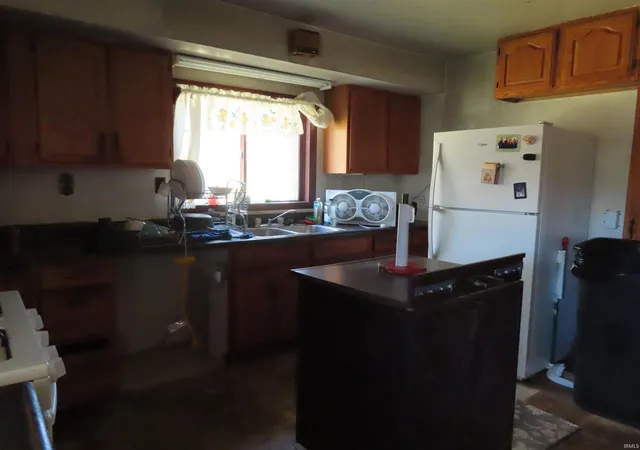 Photo 3 of Manufactured home for sale at 5716 N 400 East, Peru, IN 46970 | MLS# 202640901 | Listing updated on 2026-10-02
