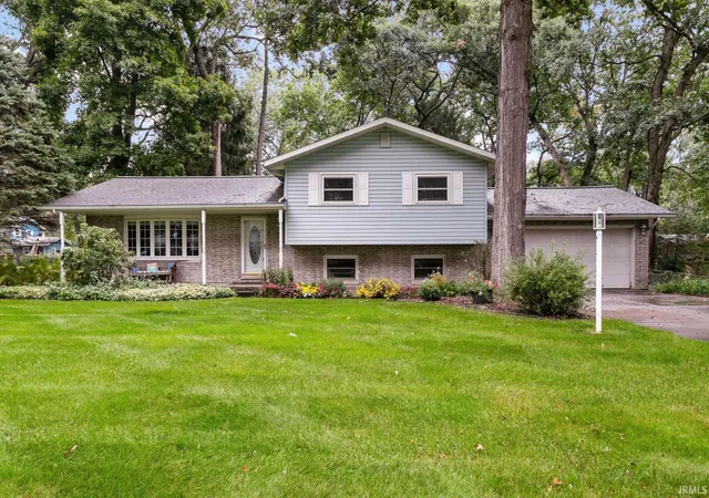 Photo 1 of Manufactured home for sale at 53332 Oakton Dr, South Bend, IN 46635 | MLS# 202640907 | Listing updated on 2026-10-22