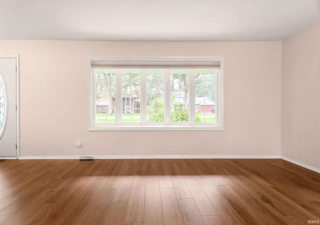Photo 3 of Manufactured home for sale at 53332 Oakton Dr, South Bend, IN 46635 | MLS# 202640907 | Listing updated on 2026-10-22