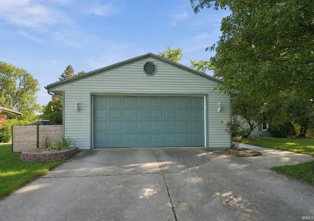 Photo 2 of Sale Pending at 614 Azuba Ct, Columbia City, IN 46725 | MLS# 202640910 | Listing updated on 2026-10-08