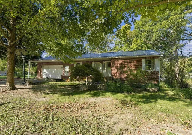 Photo 3 of Sale Pending at 16 S Stickler Rd, Columbia City, IN 46725 | MLS# 202640938 | Listing updated on 2026-10-11