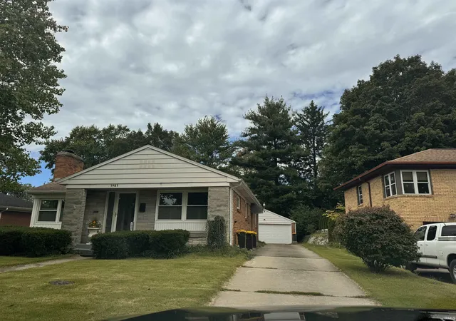 Photo 3 of Manufactured home for sale at 1927 Rockne Dr, South Bend, IN 46617 | MLS# 202640942 | Listing updated on 2026-10-02