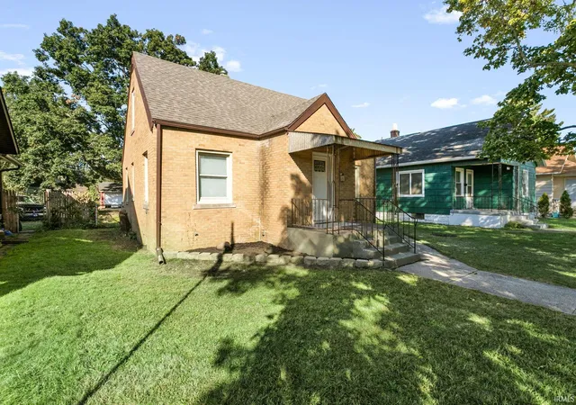 Photo 2 of Single family home for sale at 1313 College St, South Bend, IN 46628 | MLS# 202640966 | Listing updated on 2026-10-02