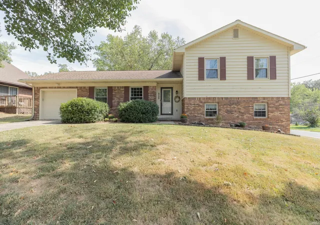 Photo 1 of Manufactured home for sale at 5722 Gardenia Dr, Newburgh, IN 47630 | MLS# 202640967 | Listing updated on 2026-10-29