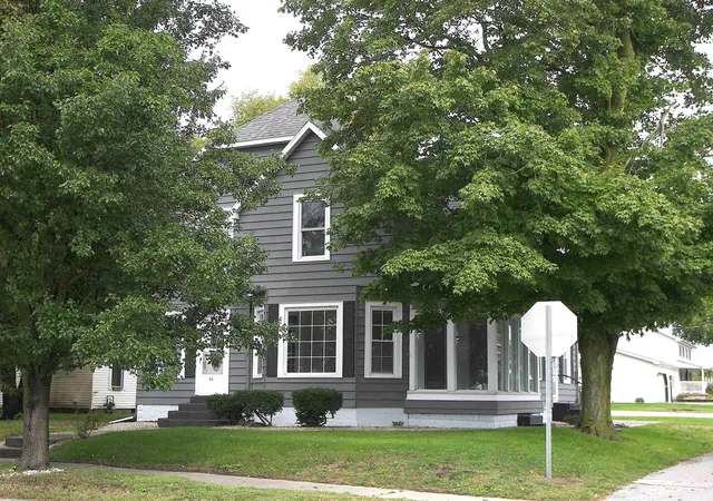 Photo 2 of Single family home for sale at 402 W Rochester St, Akron, IN 46910 | MLS# 202640986 | Listing updated on 2026-10-08