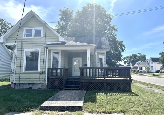 Photo 2 of Single family home for sale at 301 E Monroe St, Princeton, IN 47670 | MLS# 202640987 | Listing updated on 2026-10-09