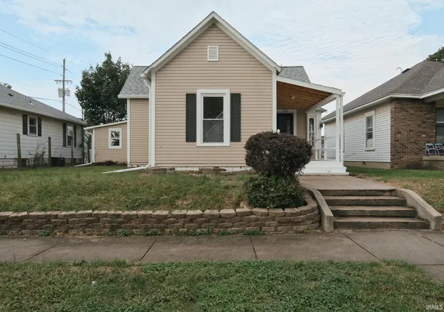 Photo 2 of Sale Pending at 1135 S Bell St, Kokomo, IN 46902 | MLS# 202641039 | Listing updated on 2026-10-18
