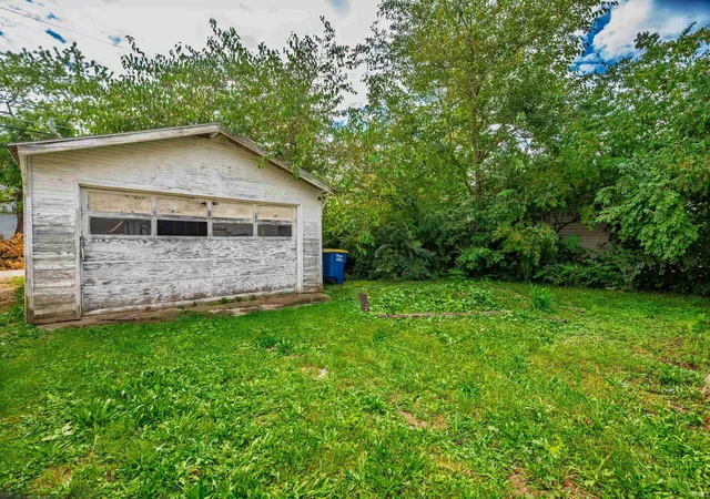 Photo 2 of Manufactured home for sale at 1213 W Abbott St, Muncie, IN 47303 | MLS# 202641055 | Listing updated on 2026-10-22