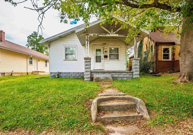 Photo 3 of Manufactured home for sale at 1213 W Abbott St, Muncie, IN 47303 | MLS# 202641055 | Listing updated on 2026-10-22