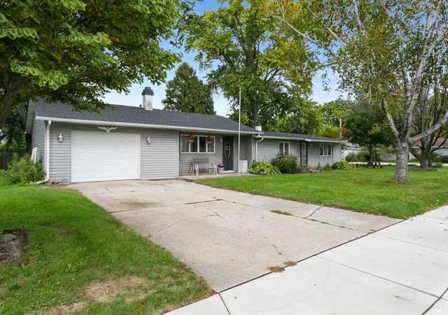 Photo 3 of Manufactured home for sale at 529 W Elm St, New Carlisle, IN 46552 | MLS# 202641074 | Listing updated on 2026-10-23