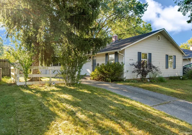Photo 2 of Manufactured home for sale at 3018 Wilder Dr, South Bend, IN 46615 | MLS# 202641098 | Listing updated on 2026-10-06