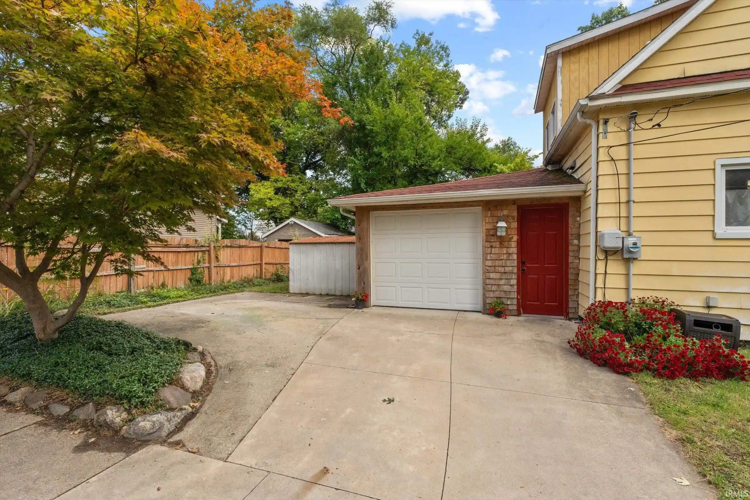 Photo 1 of Single family home for sale at 822 Laurel St, Elkhart, IN 46514 | MLS# 202641107 | Listing updated on 2026-10-27
