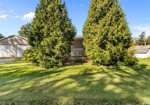 Photo 2 of Sale Pending at 1605 N Locke St, Kokomo, IN 46901 | MLS# 202641123 | Listing updated on 2026-10-26