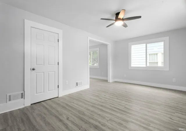 Photo 3 of Manufactured home for sale at 1046 Lawndale Ave, South Bend, IN 46628 | MLS# 202641144 | Listing updated on 2026-10-22