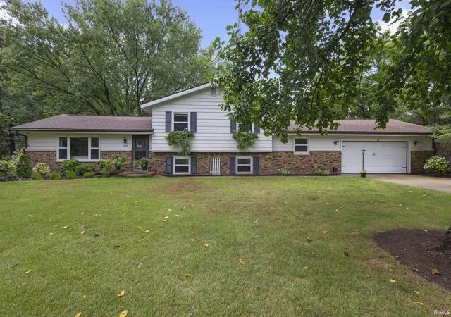 Photo 1 of Sale Pending at 51165 Orange Rd, South Bend, IN 46628 | MLS# 202641146 | Listing updated on 2026-10-11
