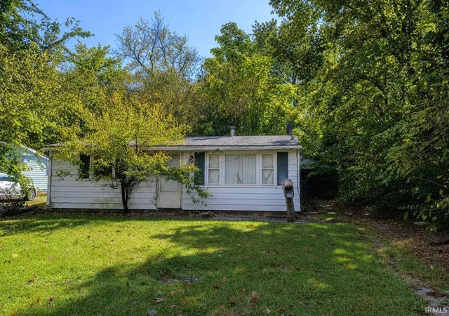 Photo 1 of Sale Pending at 2529 S Roosevelt Dr, Evansville, IN 47714 | MLS# 202641164 | Listing updated on 2026-10-08