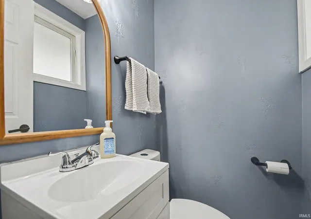Photo 2 of Manufactured home for sale at 717 Whitehall Dr, South Bend, IN 46615 | MLS# 202641226 | Listing updated on 2026-10-05