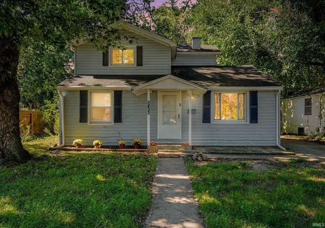 Photo 1 of Single family home for sale at 2433 Hollywood Pl, South Bend, IN 46616 | MLS# 202641231 | Listing updated on 2026-10-09