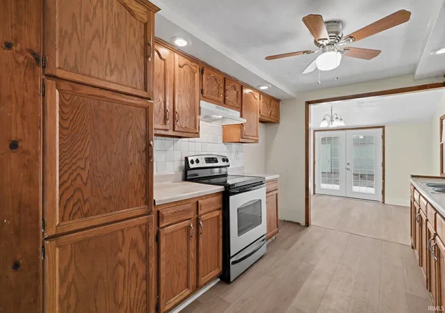 Photo 2 of Single family home for sale at 2433 Hollywood Pl, South Bend, IN 46616 | MLS# 202641231 | Listing updated on 2026-10-09
