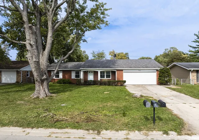 Photo 2 of Manufactured home for sale at 2204 W Purdue Ave, Muncie, IN 47304 | MLS# 202641243 | Listing updated on 2026-10-23