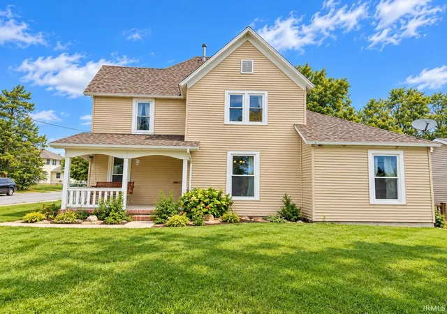 Photo 3 of Single family home for sale at 902 N Webster St, Kokomo, IN 46901 | MLS# 202641245 | Listing updated on 2026-10-18