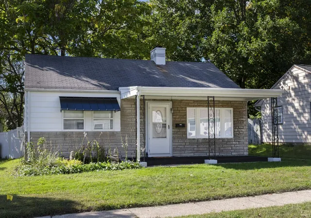 Manufactured home for sale at 3719 Carroll St, South Bend, IN 46614 | MLS# 202641247