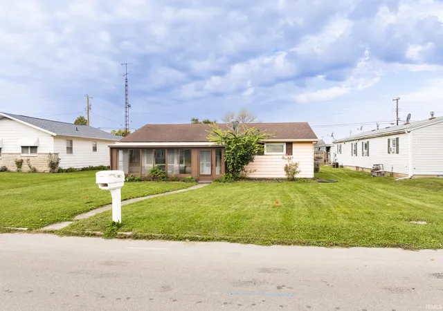 Manufactured home for sale at 1417 N High St, Hartford City, IN 47348 | MLS# 202641258