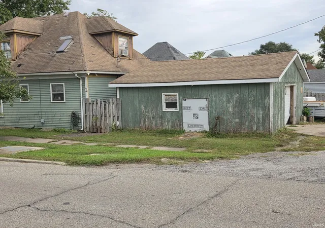 Photo 2 of Sale Pending at 253 E 9th Street, Peru, IN 46970 | MLS# 202641261 | Listing updated on 2026-10-19