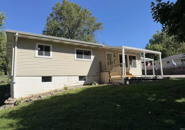 Manufactured home for sale at 202 W Chester Dr, Ellettsville, IN 47429 | MLS# 202641262