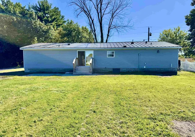 Photo 2 of Manufactured home for sale at 2106 Goose Pond Rd, Rochester, IN 46975 | MLS# 202641275 | Listing updated on 2026-10-12