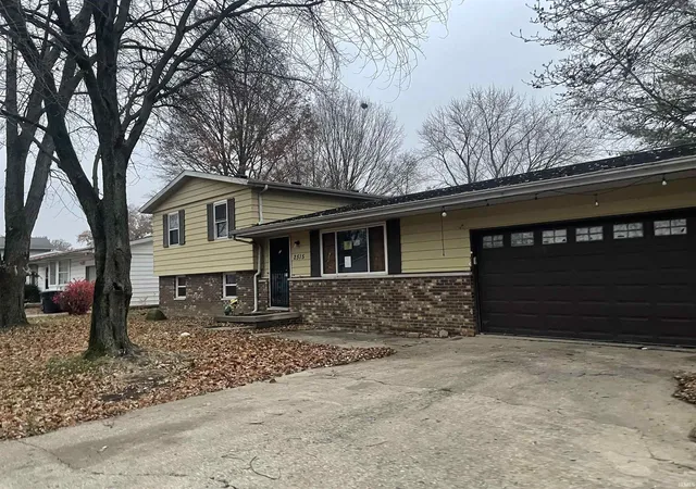 Photo 1 of Sale Pending at 2515 Eckman Dr, Lafayette, IN 47909 | MLS# 202641284 | Listing updated on 2026-10-20
