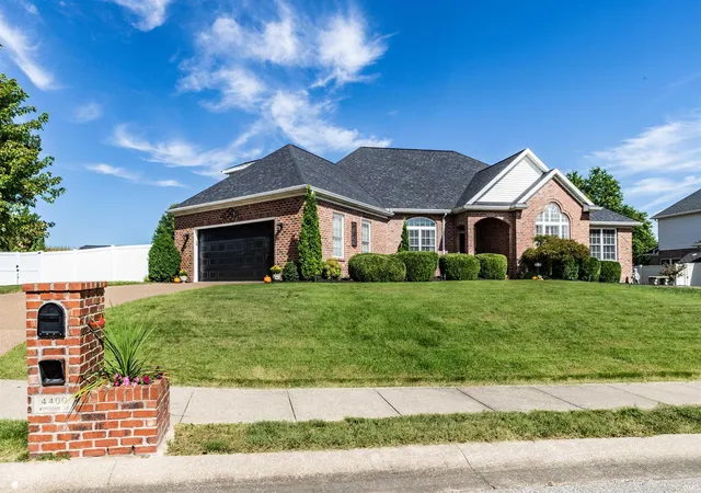 Photo 2 of Sale Pending at 4400 Windham Dr, Evansville, IN 47725 | MLS# 202641301 | Listing updated on 2026-10-14