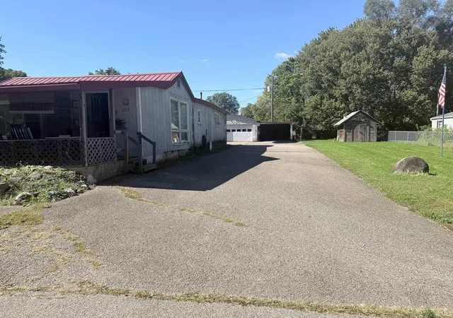 Photo 3 of Sale Pending at 223 Hammon St, Logansport, IN 46947 | MLS# 202641305 | Listing updated on 2026-10-08