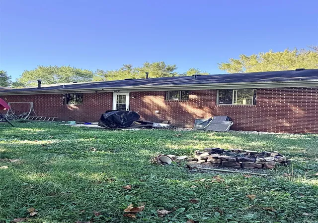 Photo 2 of Manufactured home for sale at 2300 S Wisteria Ln, Muncie, IN 47302 | MLS# 202641314 | Listing updated on 2026-10-06