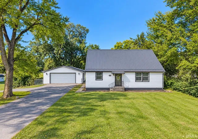 Manufactured home for sale at 3560 Sandpoint Rd, Fort Wayne, IN 46809 | MLS# 202641331