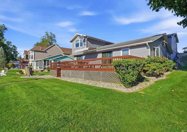 Photo 2 of Single family home for sale at 7989 N Arnold Rd, Columbia City, IN 46725 | MLS# 202641335 | Listing updated on 2026-10-14