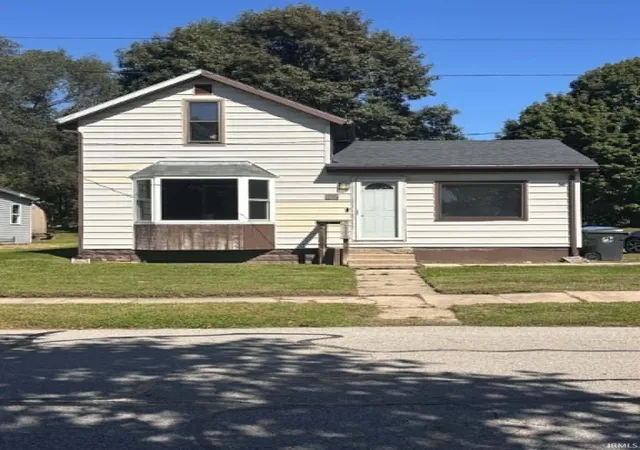Photo 1 of Single family home for sale at 407 E Swihart St, Columbia City, IN 46725 | MLS# 202641337 | Listing updated on 2026-10-27