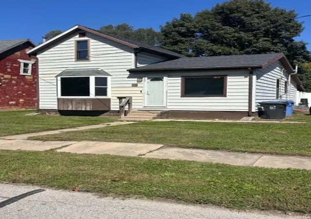 Photo 2 of Single family home for sale at 407 E Swihart St, Columbia City, IN 46725 | MLS# 202641337 | Listing updated on 2026-10-27