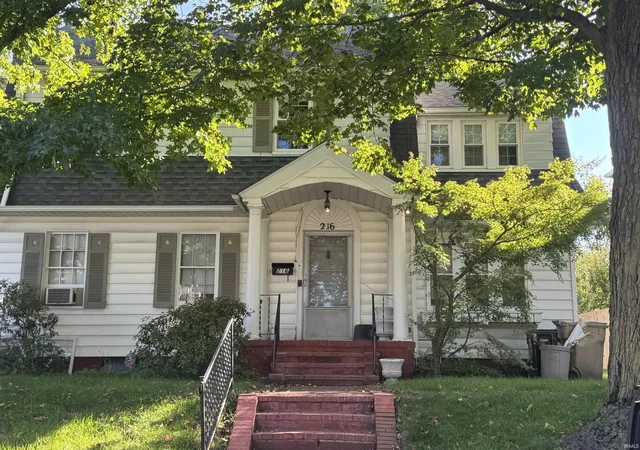 Manufactured home for sale at 216 N Sunnyside Ave, South Bend, IN 46617 | MLS# 202641354
