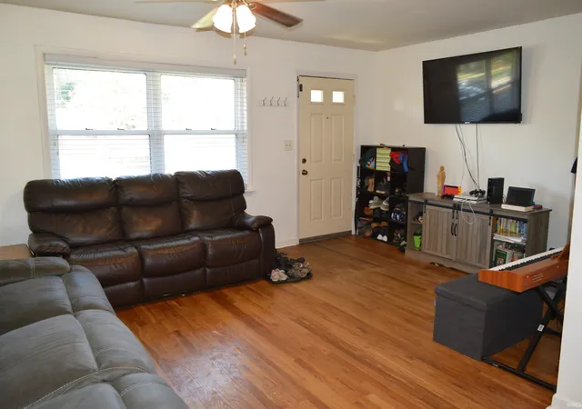 Photo 2 of Manufactured home for sale at 5009 Elmhurst Dr, Evansville, IN 47711 | MLS# 202641415 | Listing updated on 2026-10-10
